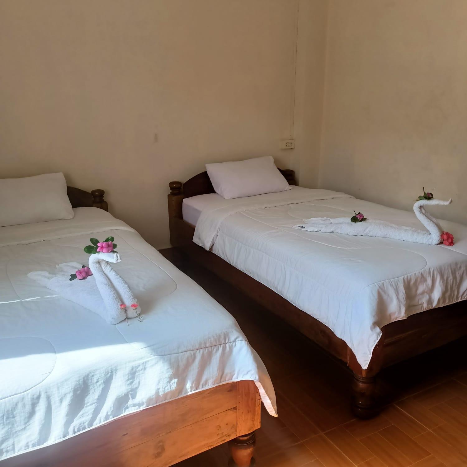 Phonephithak Guesthouse Muang Pakbèng Buitenkant foto