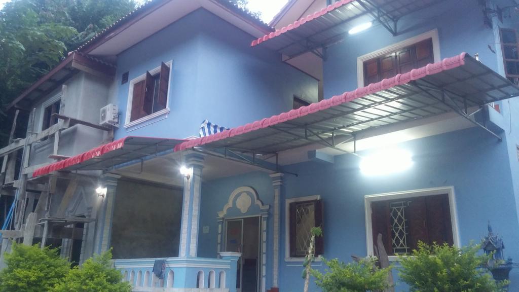 Phonephithak Guesthouse Muang Pakbèng Buitenkant foto