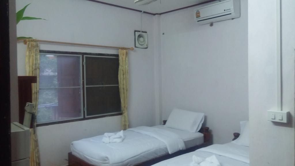 Phonephithak Guesthouse Muang Pakbèng Buitenkant foto