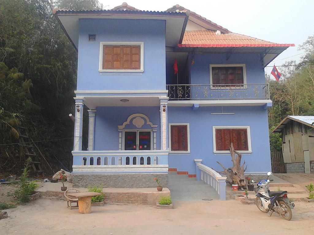 Phonephithak Guesthouse Muang Pakbèng Buitenkant foto